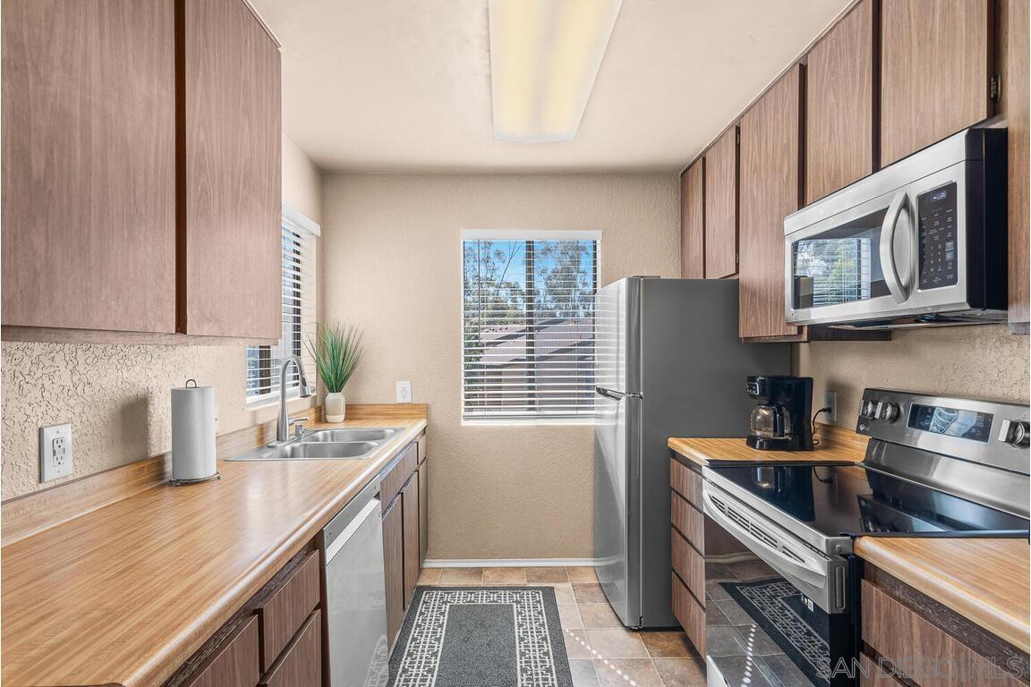 Detail Gallery Image 12 of 30 For 10332  Caminito Aralia  #109,  San Diego,  CA 92131 - 1 Beds | 1 Baths