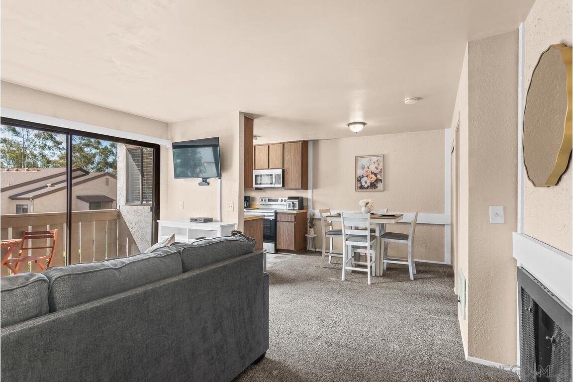 Detail Gallery Image 7 of 30 For 10332  Caminito Aralia  #109,  San Diego,  CA 92131 - 1 Beds | 1 Baths