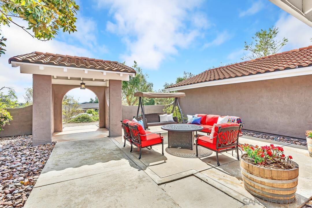 Detail Gallery Image 11 of 60 For 14930  Eastvale, Poway,  CA 92064 - 4 Beds | 2/1 Baths