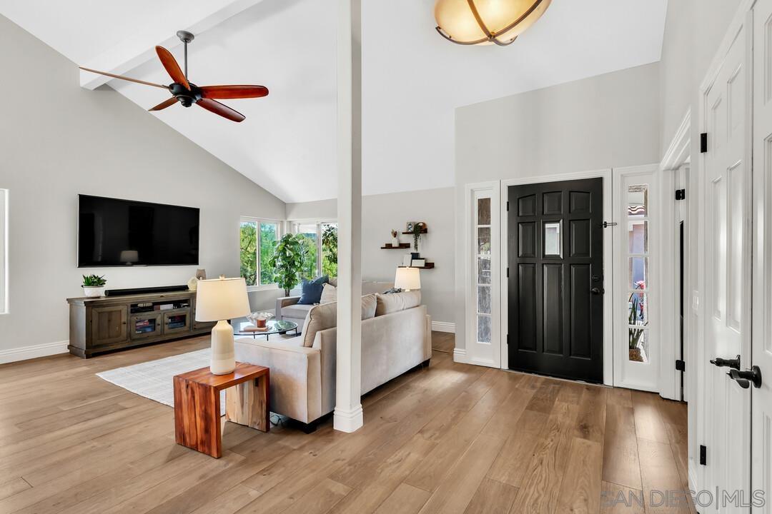 Detail Gallery Image 13 of 60 For 14930  Eastvale, Poway,  CA 92064 - 4 Beds | 2/1 Baths