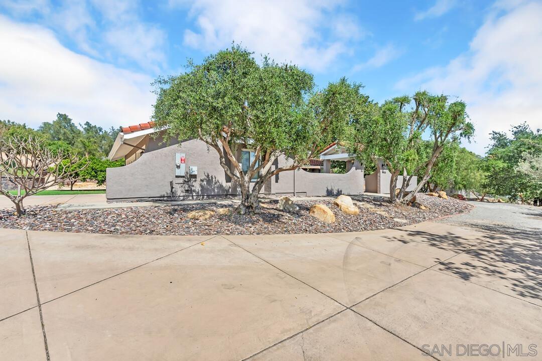 Detail Gallery Image 8 of 60 For 14930  Eastvale, Poway,  CA 92064 - 4 Beds | 2/1 Baths