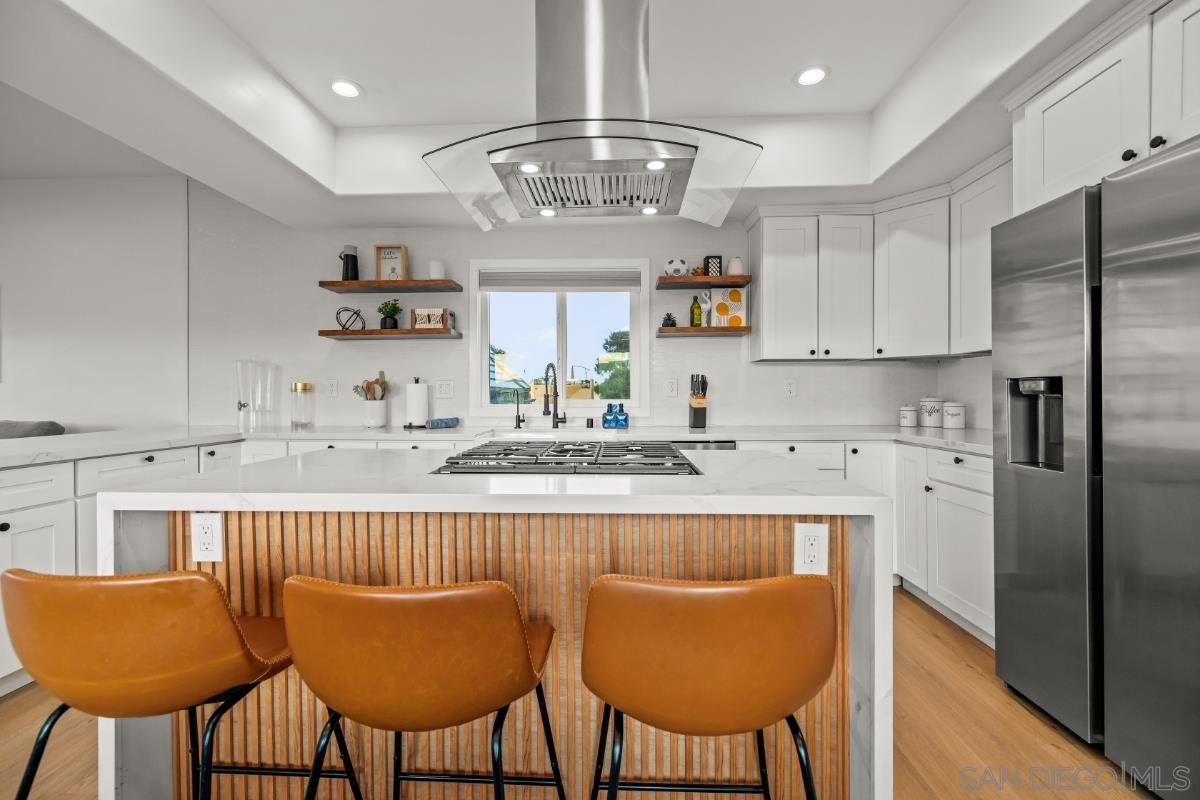 Detail Gallery Image 2 of 48 For 727  Ostend Ct, San Diego,  CA 92109 - 3 Beds | 2/1 Baths