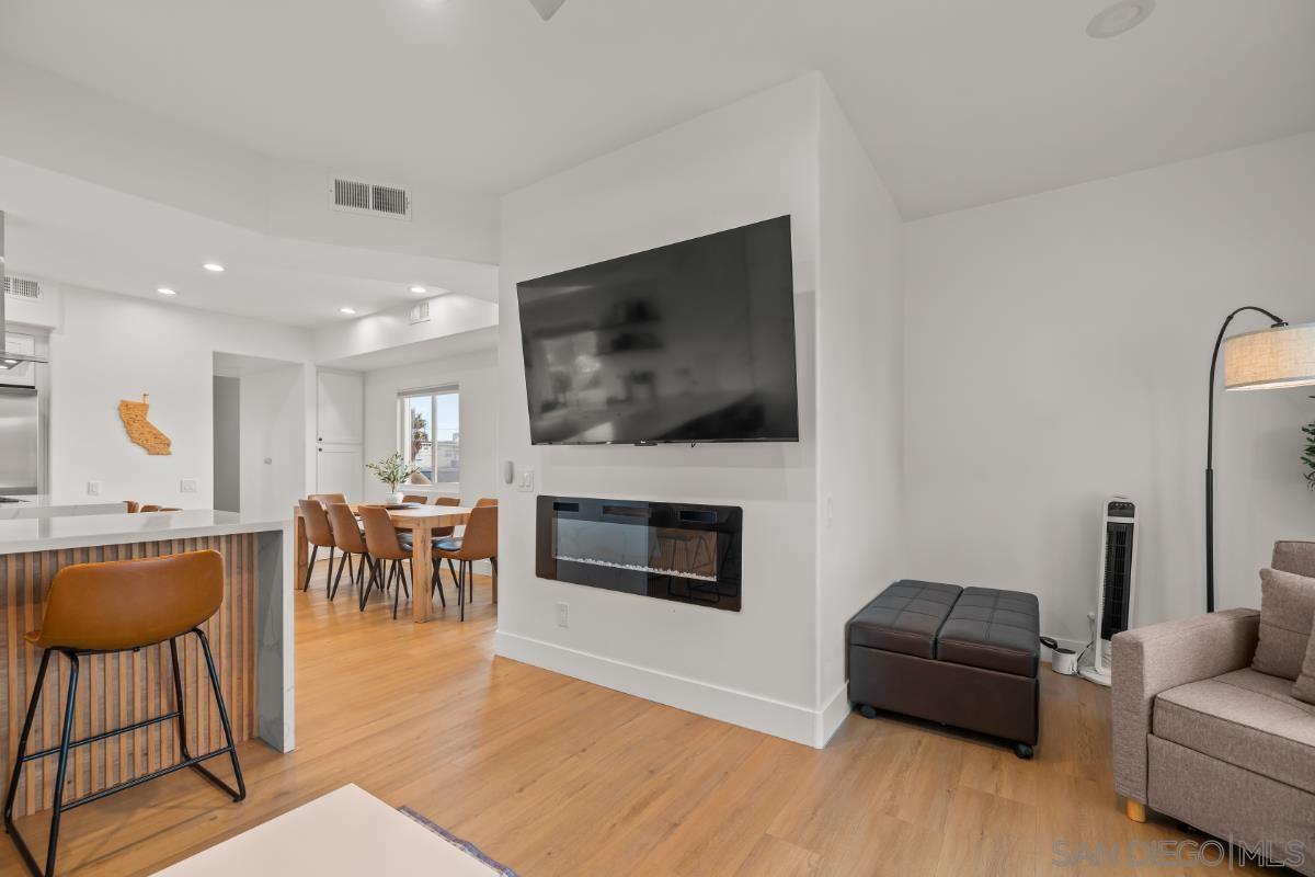 Detail Gallery Image 11 of 48 For 727  Ostend Ct, San Diego,  CA 92109 - 3 Beds | 2/1 Baths