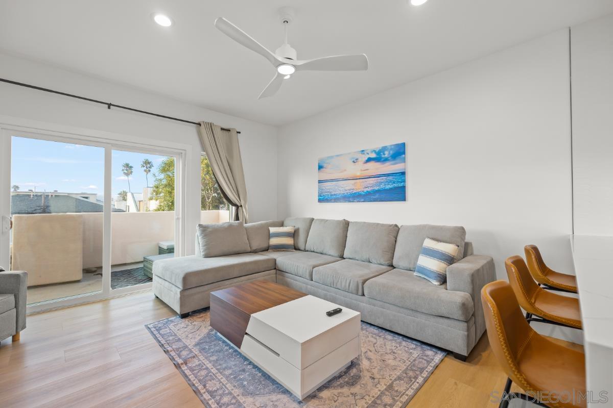 Detail Gallery Image 12 of 48 For 727  Ostend Ct, San Diego,  CA 92109 - 3 Beds | 2/1 Baths