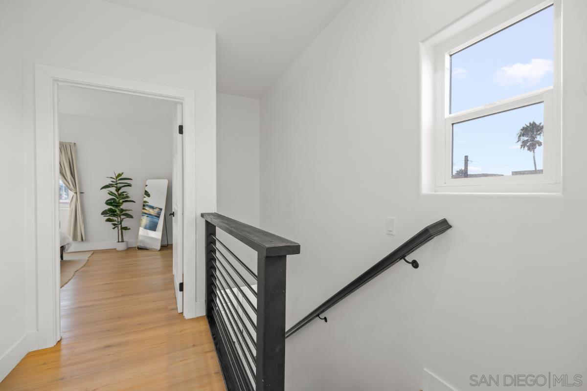 Detail Gallery Image 14 of 48 For 727  Ostend Ct, San Diego,  CA 92109 - 3 Beds | 2/1 Baths