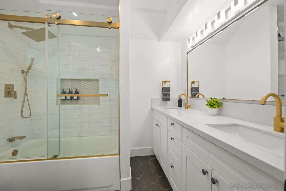 Detail Gallery Image 20 of 48 For 727  Ostend Ct, San Diego,  CA 92109 - 3 Beds | 2/1 Baths