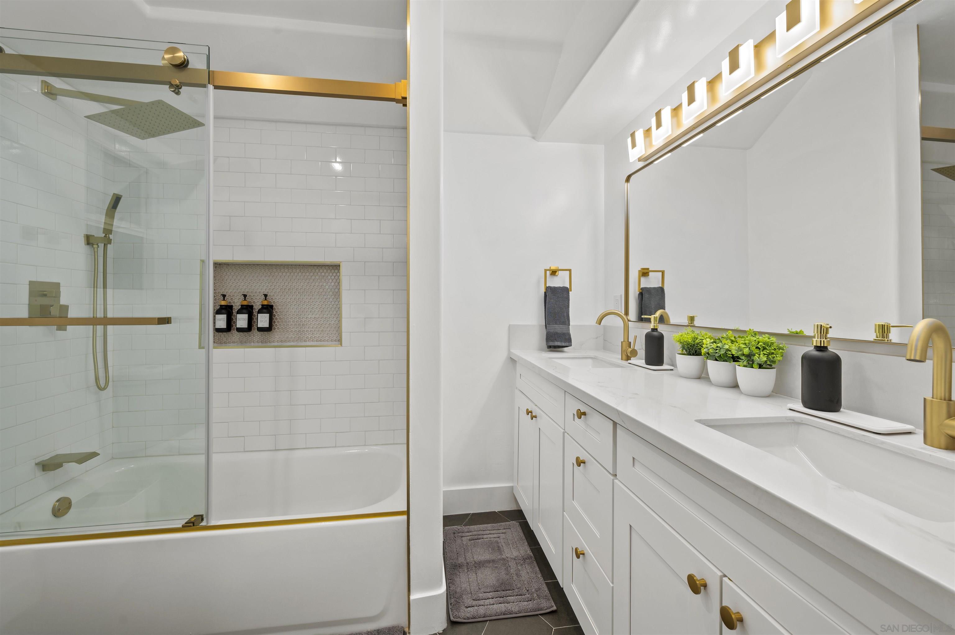 Detail Gallery Image 26 of 48 For 727  Ostend Ct, San Diego,  CA 92109 - 3 Beds | 2/1 Baths