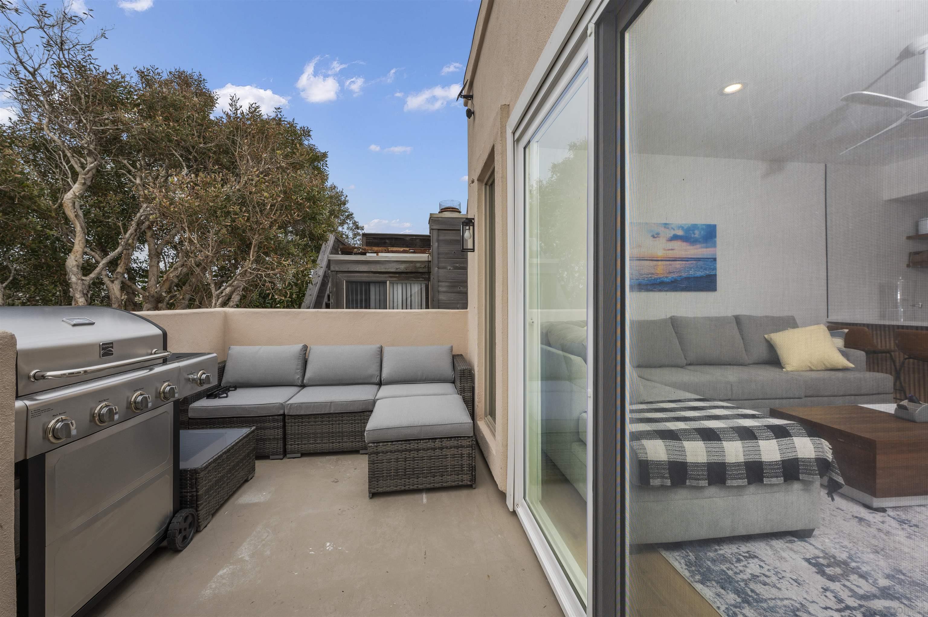 Detail Gallery Image 34 of 48 For 727  Ostend Ct, San Diego,  CA 92109 - 3 Beds | 2/1 Baths