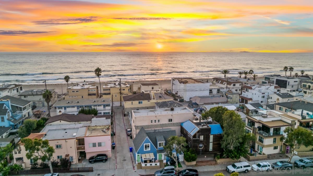 Detail Gallery Image 36 of 48 For 727  Ostend Ct, San Diego,  CA 92109 - 3 Beds | 2/1 Baths