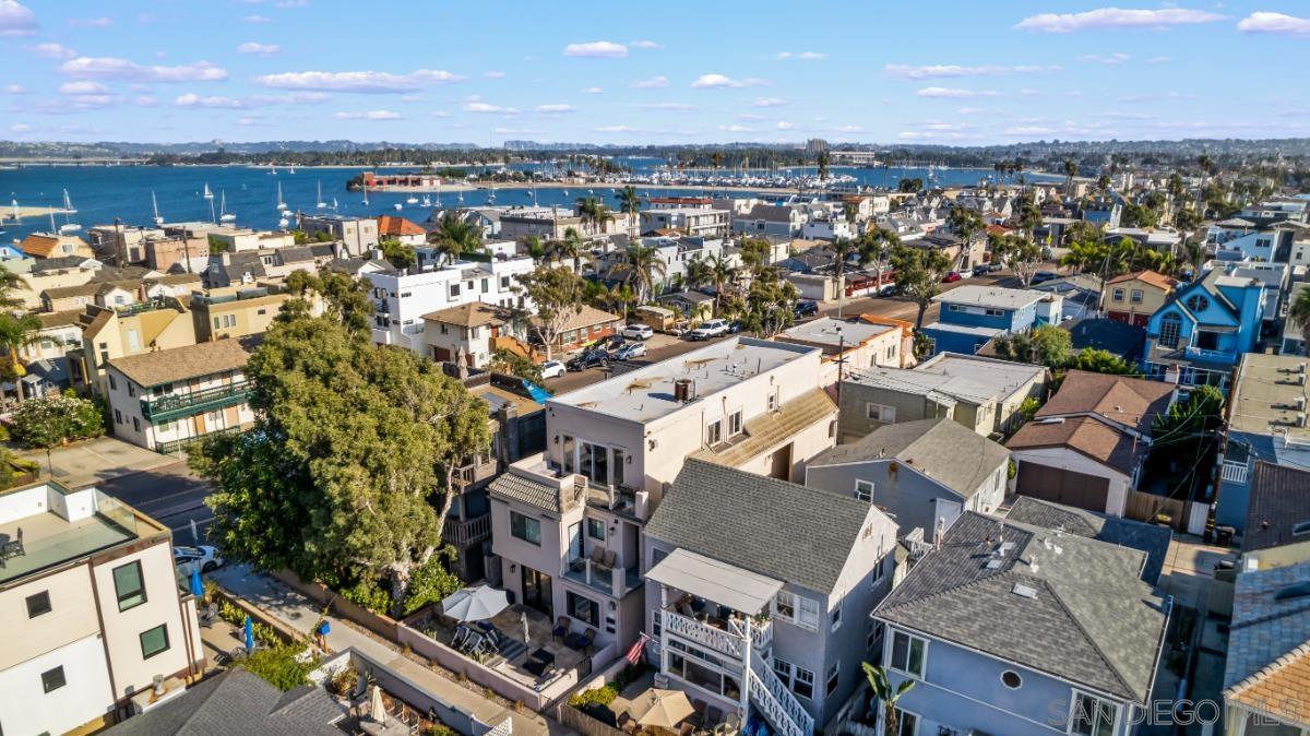 Detail Gallery Image 39 of 48 For 727  Ostend Ct, San Diego,  CA 92109 - 3 Beds | 2/1 Baths