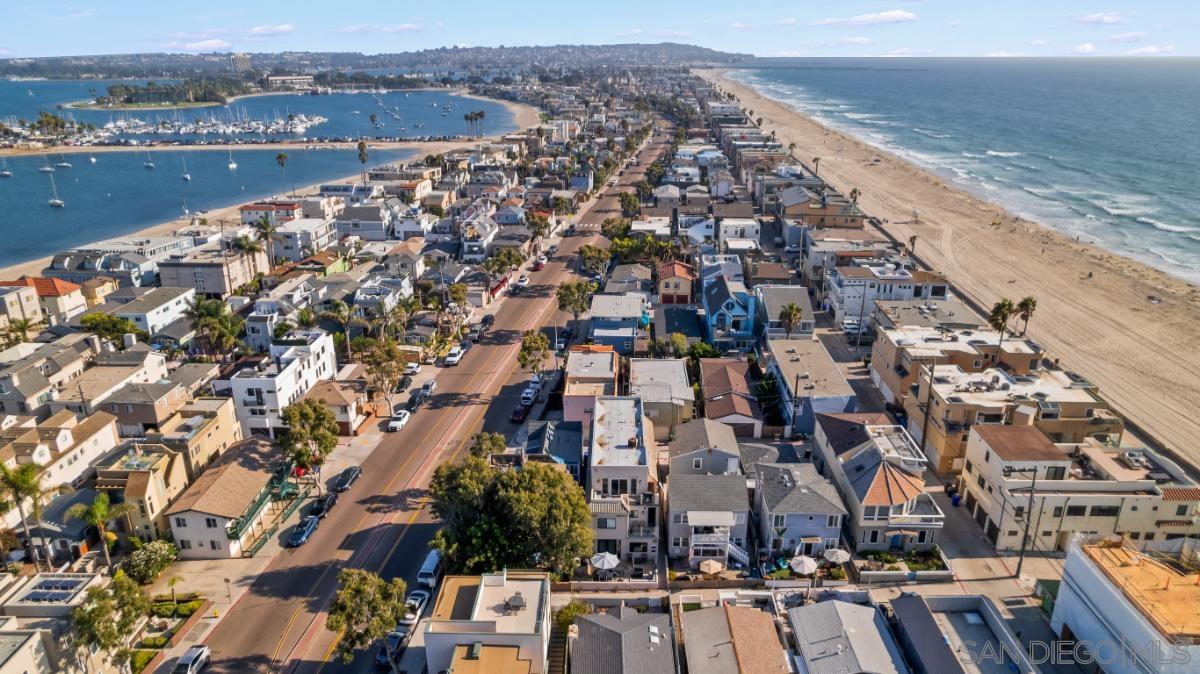 Detail Gallery Image 40 of 48 For 727  Ostend Ct, San Diego,  CA 92109 - 3 Beds | 2/1 Baths