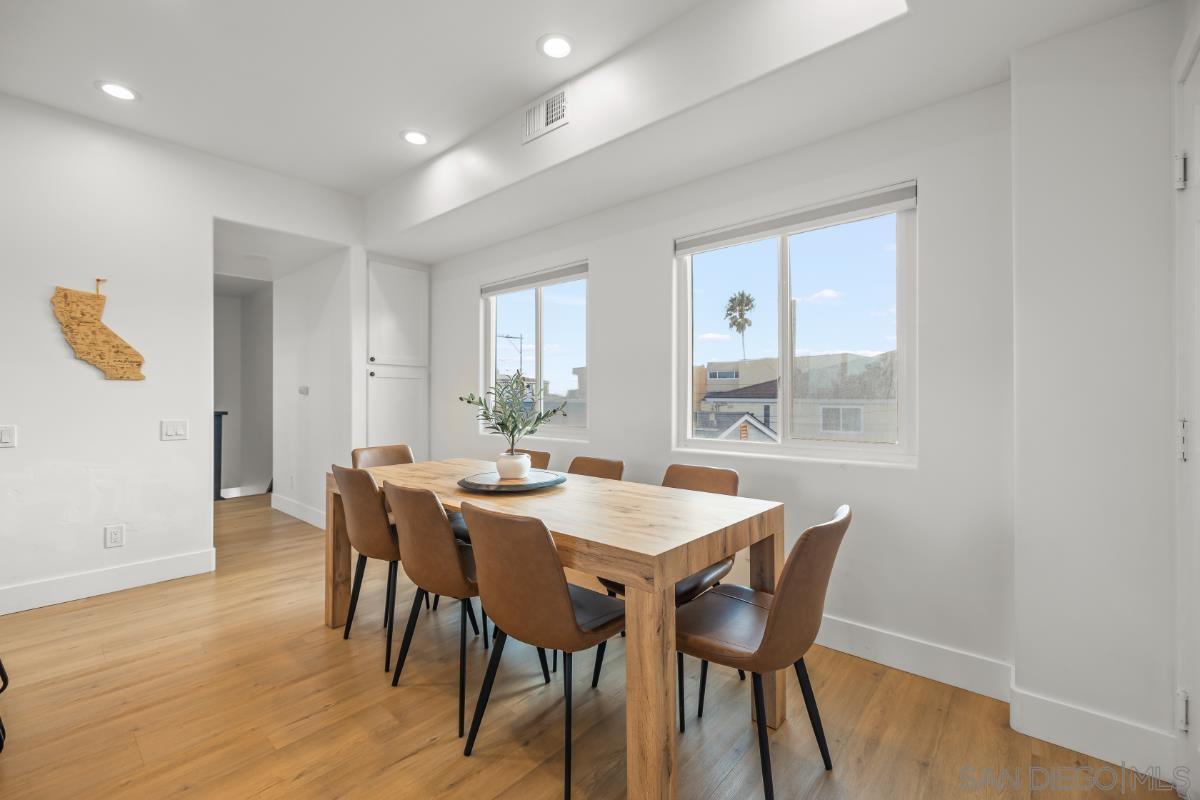 Detail Gallery Image 8 of 48 For 727  Ostend Ct, San Diego,  CA 92109 - 3 Beds | 2/1 Baths