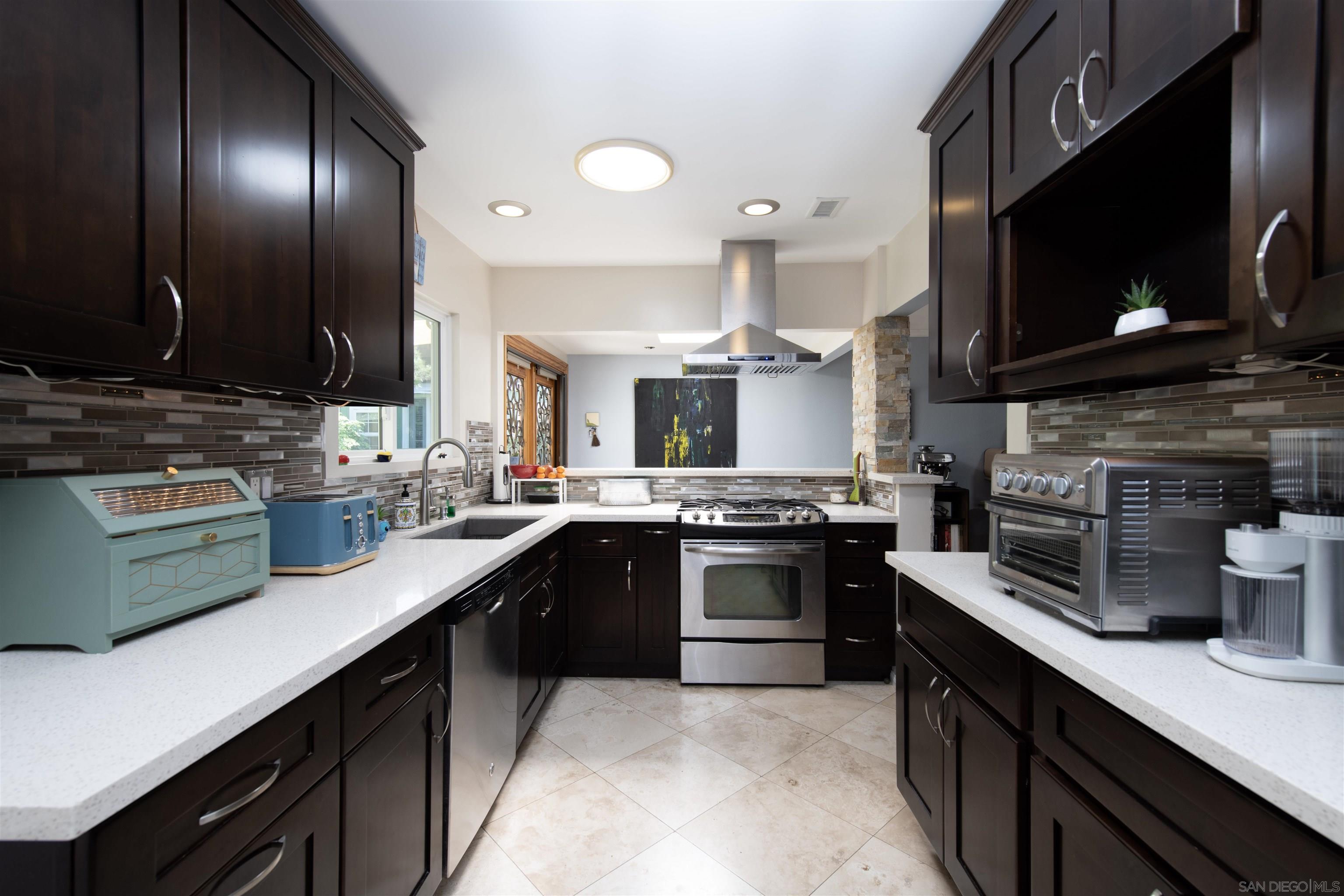 Detail Gallery Image 9 of 21 For 822  Laurelwood Ct, San Marcos,  CA 92069 - 3 Beds | 2 Baths