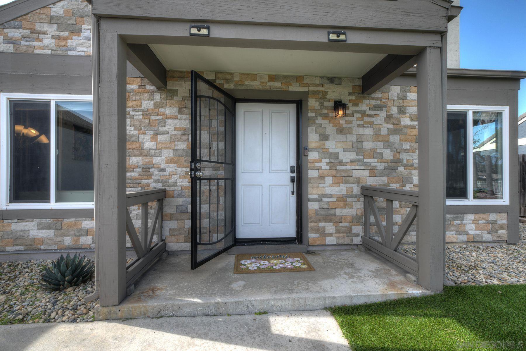 Detail Gallery Image 8 of 46 For 813  Sunningdale Dr, Oceanside,  CA 92057 - 3 Beds | 2 Baths