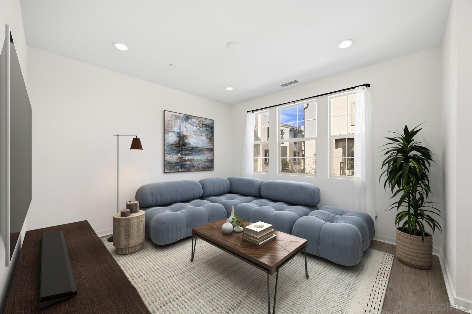 Detail Gallery Image 13 of 26 For 429  Lake Shore Way, Santee,  CA 92071 - 3 Beds | 2/1 Baths