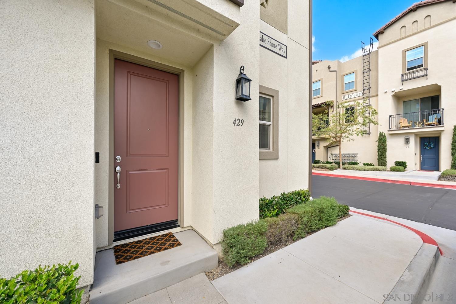 Detail Gallery Image 21 of 26 For 429  Lake Shore Way, Santee,  CA 92071 - 3 Beds | 2/1 Baths