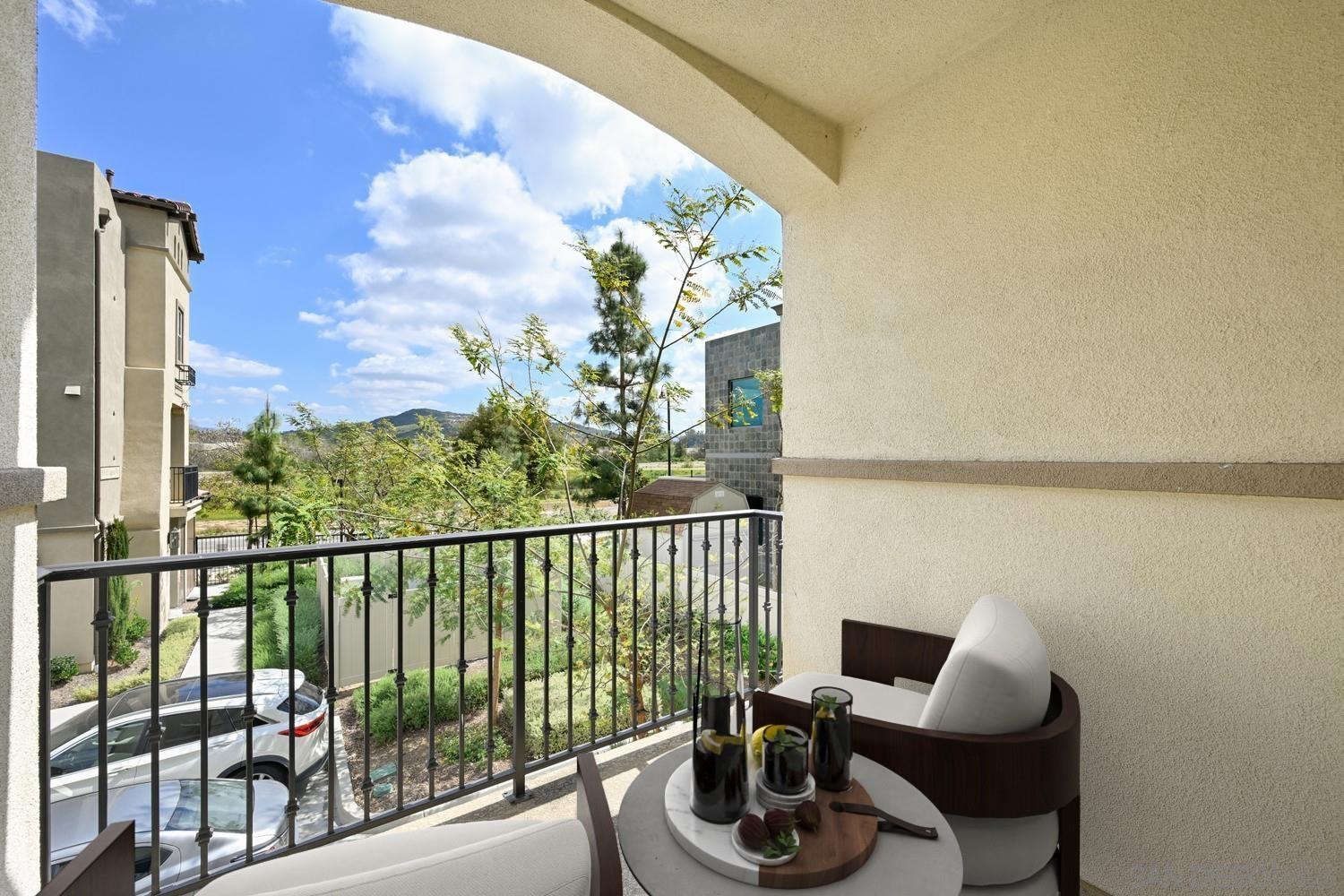 Detail Gallery Image 4 of 26 For 429  Lake Shore Way, Santee,  CA 92071 - 3 Beds | 2/1 Baths