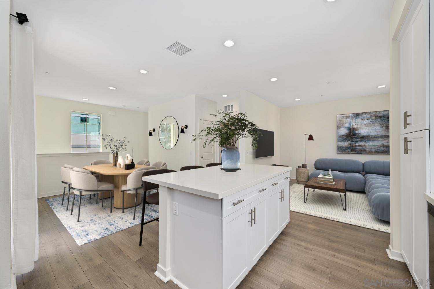 Detail Gallery Image 7 of 26 For 429  Lake Shore Way, Santee,  CA 92071 - 3 Beds | 2/1 Baths