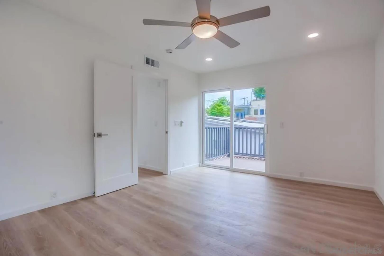 Detail Gallery Image 15 of 16 For 743  Bonair Way, Apt B, La Jolla,  CA 92037 - 3 Beds | 2 Baths