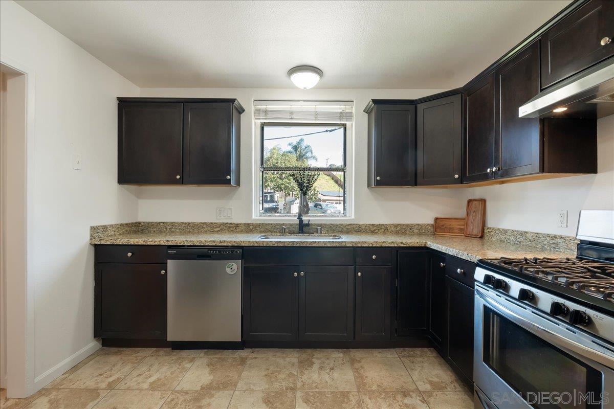 Detail Gallery Image 11 of 26 For 2861  Turnbull Street, Oceanside,  CA 92054 - 4 Beds | 2 Baths