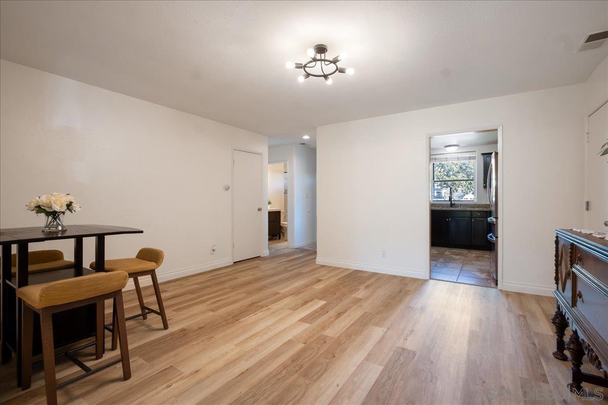 Detail Gallery Image 12 of 26 For 2861  Turnbull Street, Oceanside,  CA 92054 - 4 Beds | 2 Baths