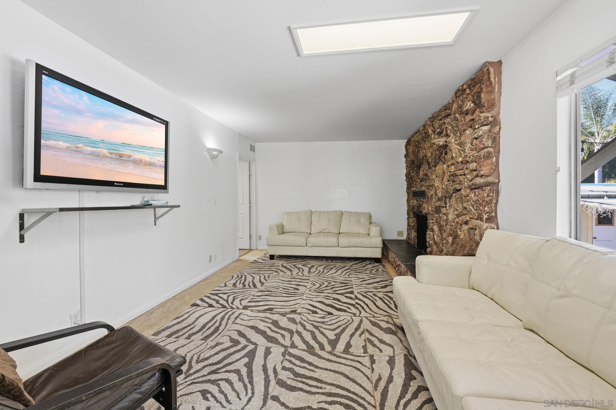 Detail Gallery Image 16 of 52 For 1521  Foothill Dr, Vista,  CA 92084 - 5 Beds | 3 Baths