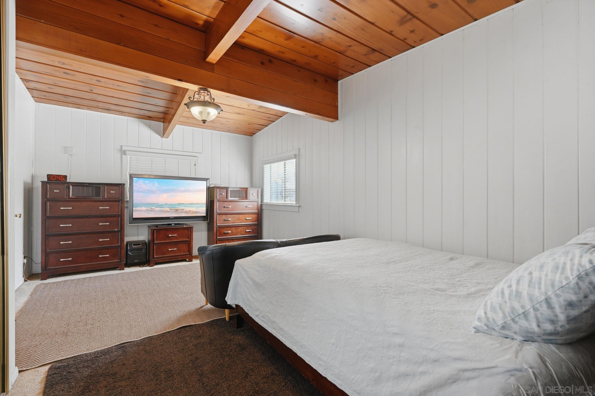 Detail Gallery Image 29 of 52 For 1521  Foothill Dr, Vista,  CA 92084 - 5 Beds | 3 Baths