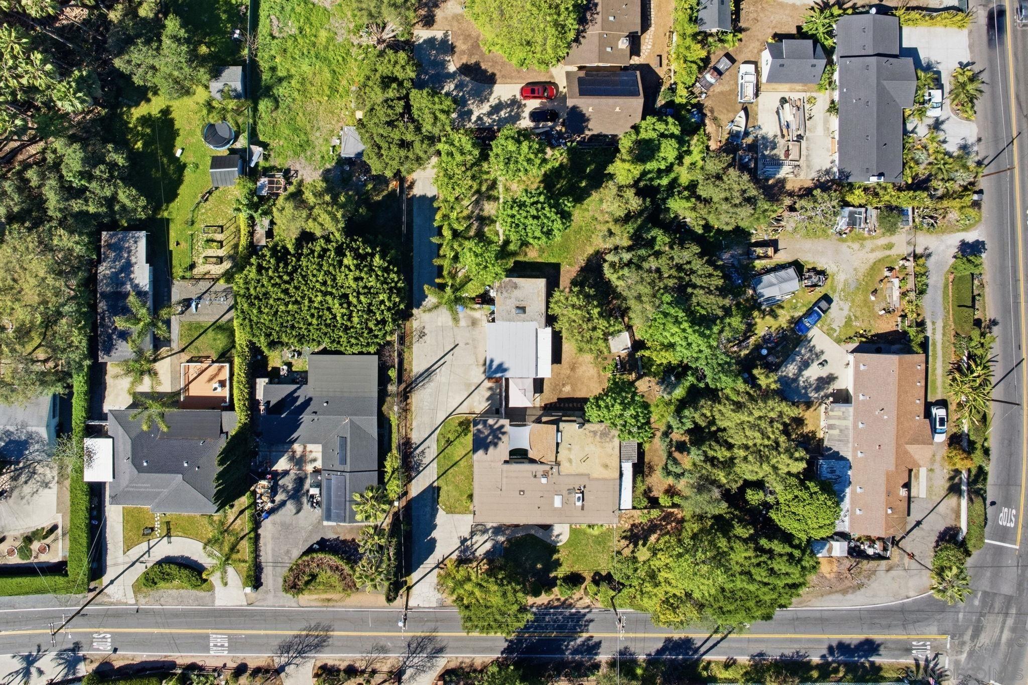 Detail Gallery Image 4 of 52 For 1521  Foothill Dr, Vista,  CA 92084 - 5 Beds | 3 Baths