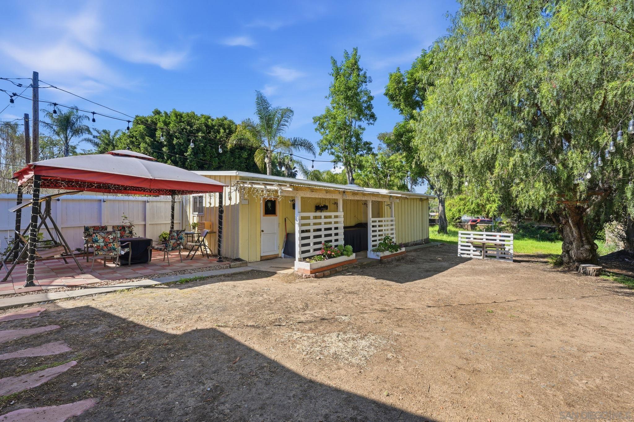 Detail Gallery Image 35 of 52 For 1521  Foothill Dr, Vista,  CA 92084 - 5 Beds | 3 Baths
