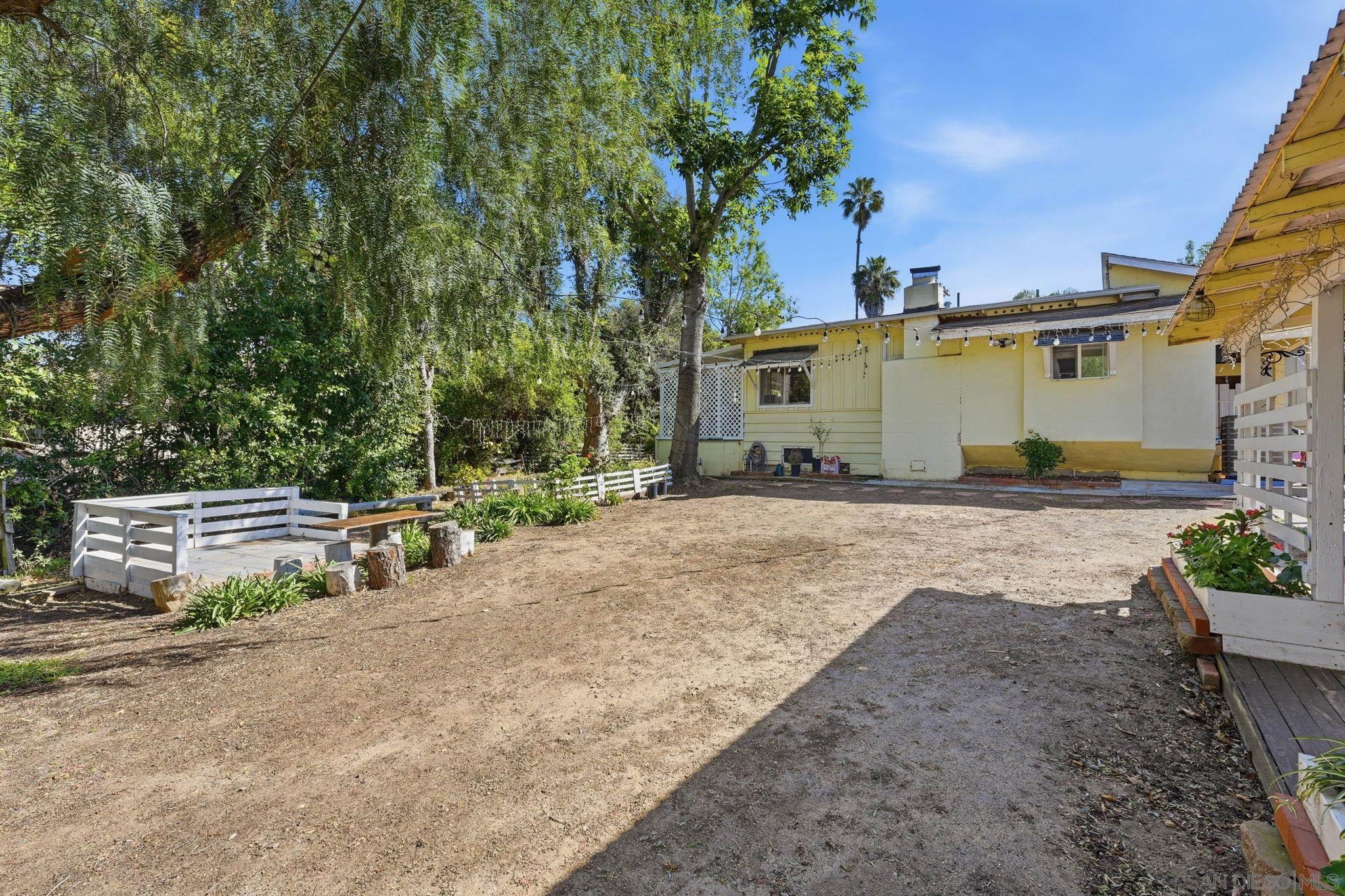 Detail Gallery Image 37 of 52 For 1521  Foothill Dr, Vista,  CA 92084 - 5 Beds | 3 Baths