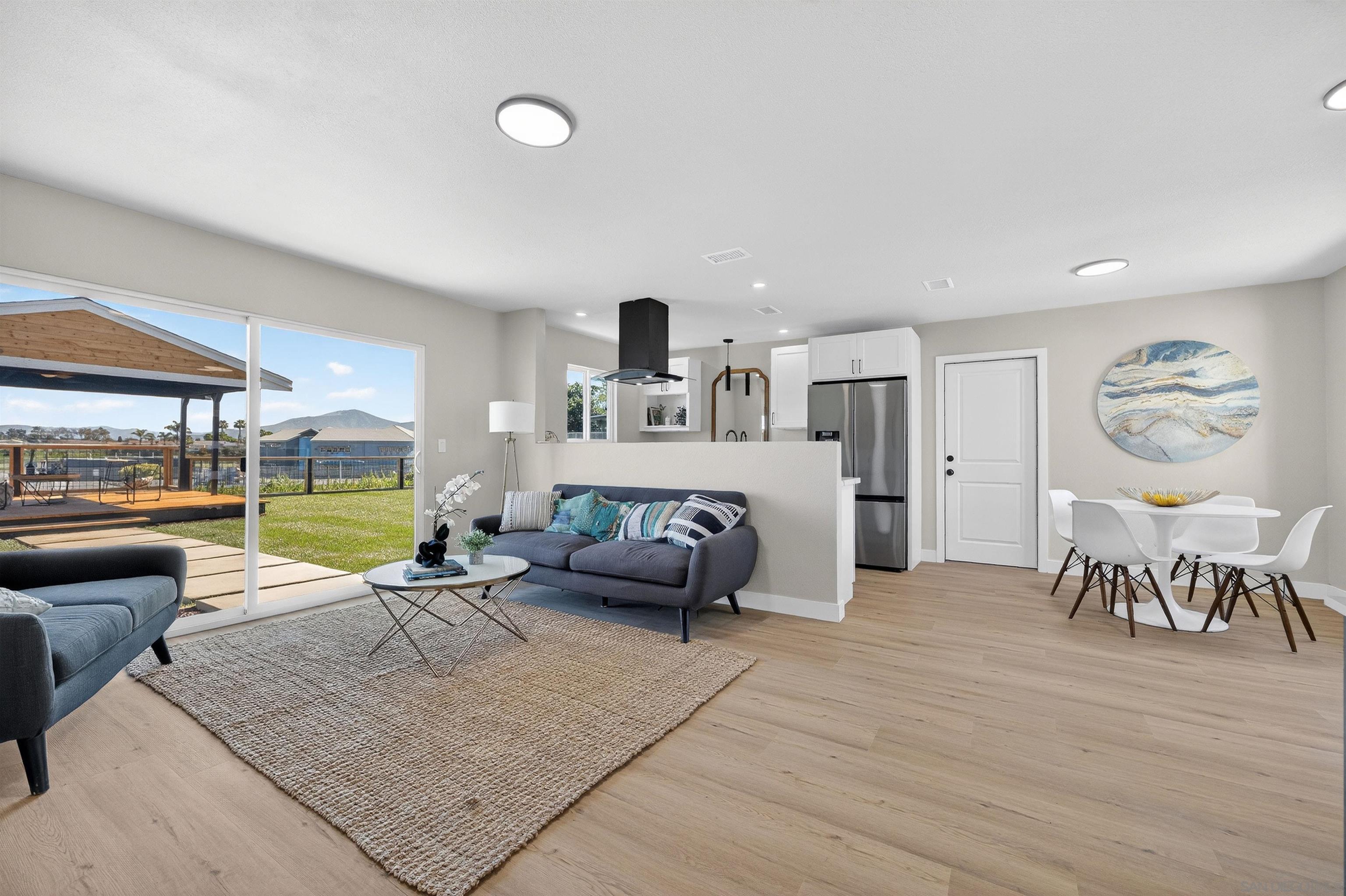 Detail Gallery Image 10 of 42 For 327  Sunswept Street, San Diego,  CA 92114 - 3 Beds | 2 Baths