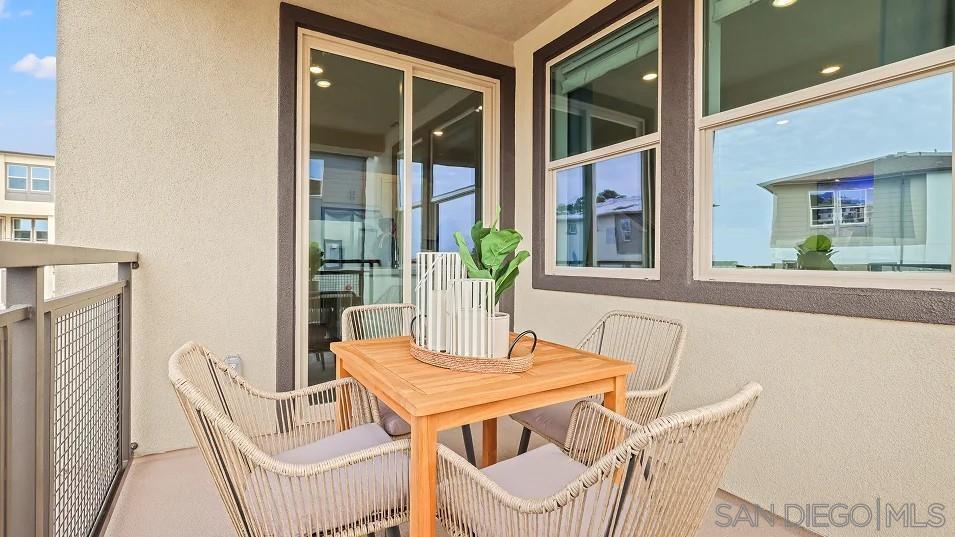 Detail Gallery Image 12 of 19 For 319  Honeysuckle, Oceanside,  CA 92057 - 3 Beds | 2/1 Baths