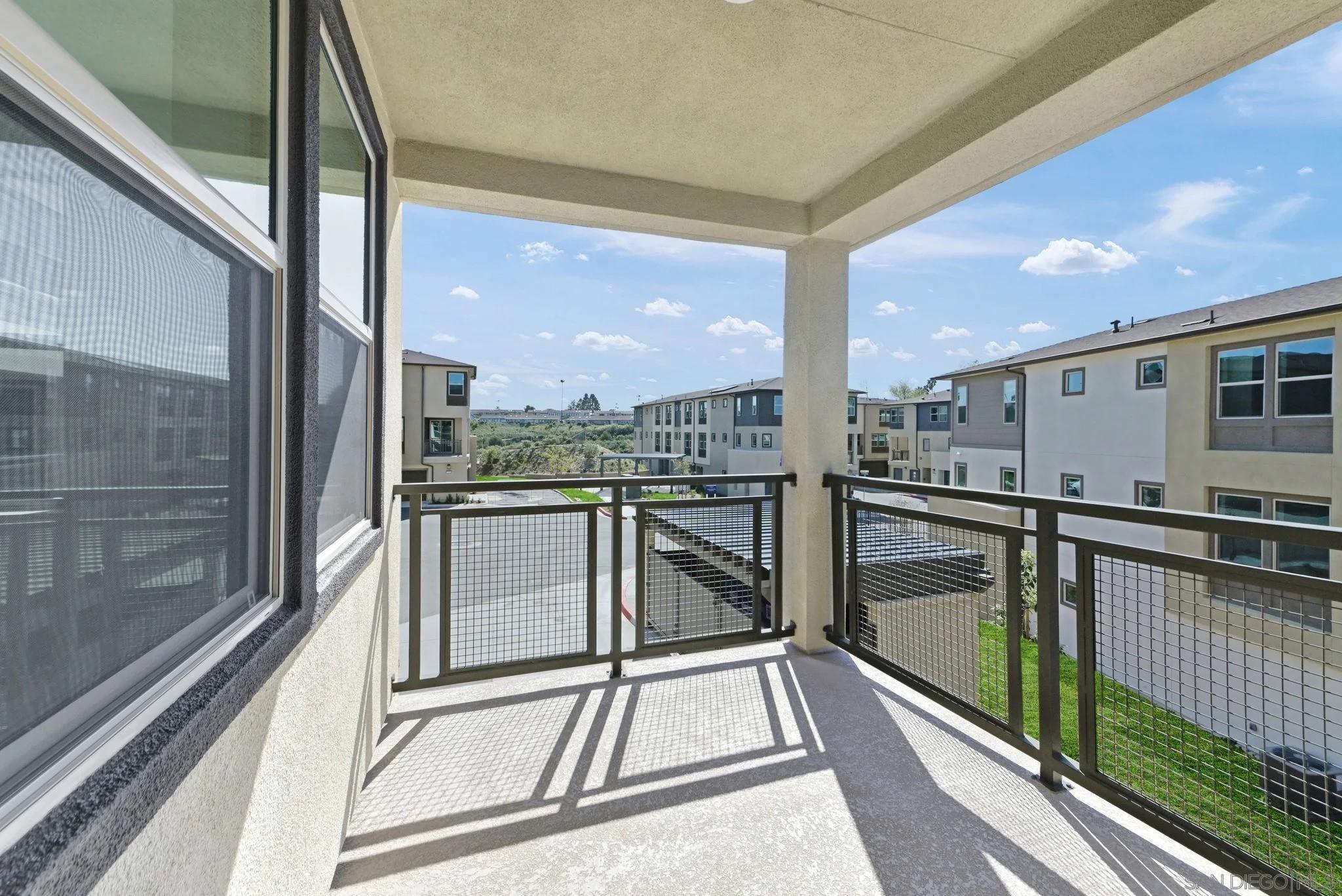 Detail Gallery Image 19 of 19 For 319  Honeysuckle, Oceanside,  CA 92057 - 3 Beds | 2/1 Baths