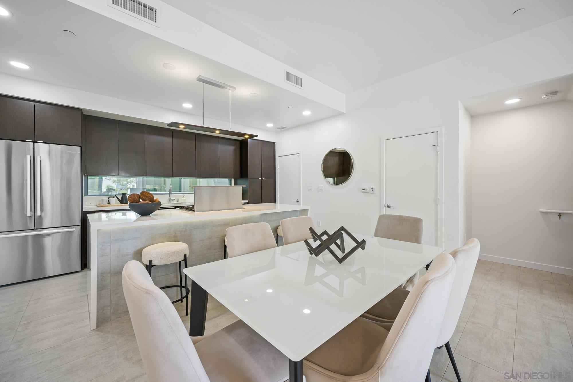 Detail Gallery Image 5 of 27 For 307  Upas St, San Diego,  CA 92103 - 2 Beds | 2/1 Baths