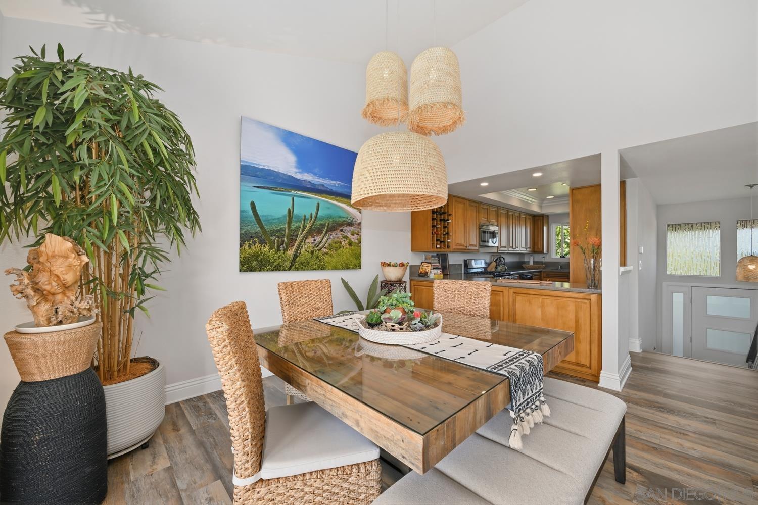 Detail Gallery Image 13 of 36 For 1989  Seawind Way, Oceanside,  CA 92054 - 3 Beds | 2/1 Baths