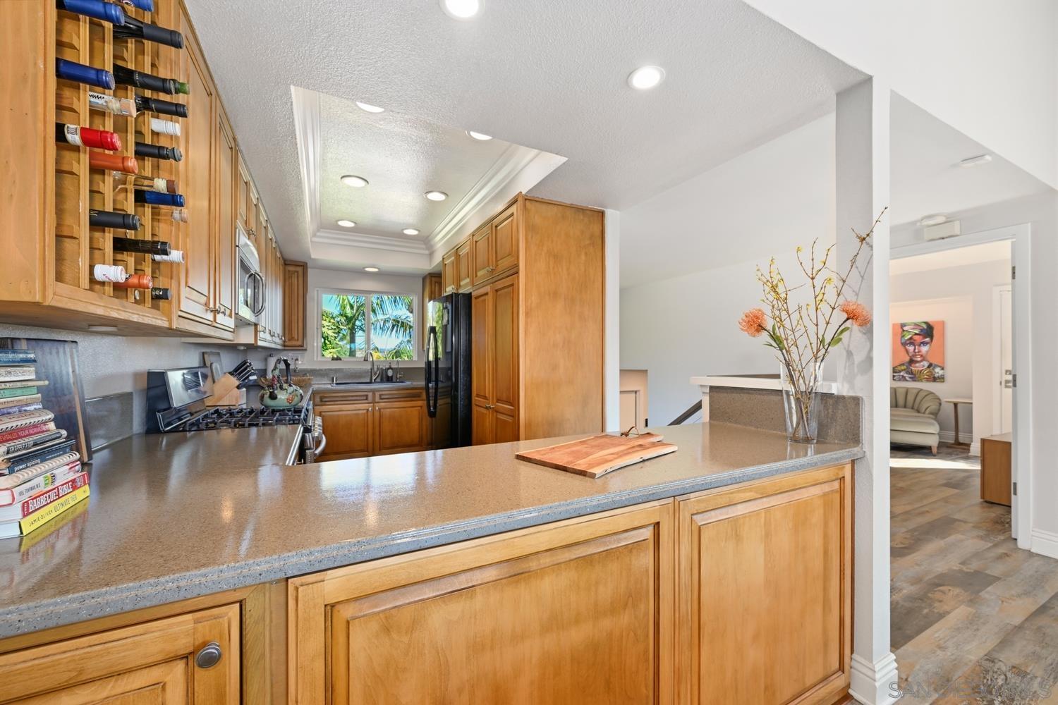 Detail Gallery Image 14 of 36 For 1989  Seawind Way, Oceanside,  CA 92054 - 3 Beds | 2/1 Baths