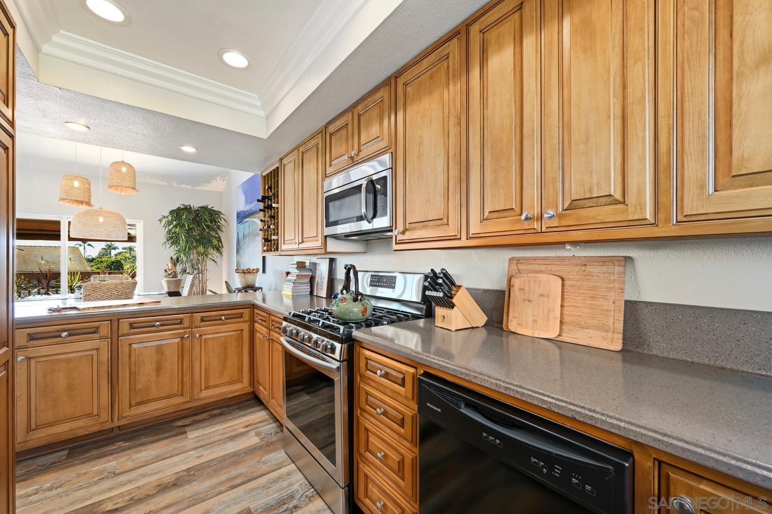 Detail Gallery Image 15 of 36 For 1989  Seawind Way, Oceanside,  CA 92054 - 3 Beds | 2/1 Baths