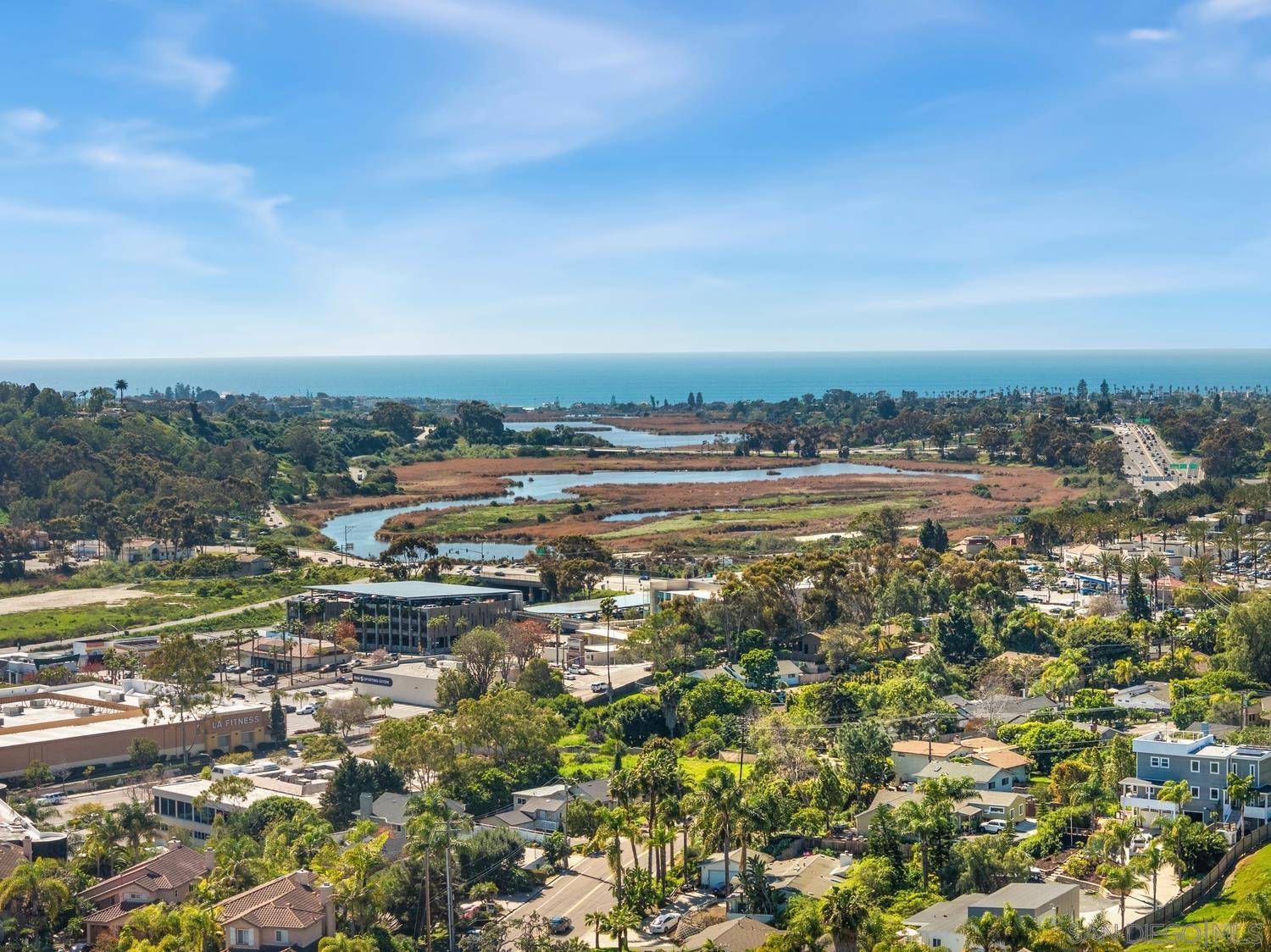 Detail Gallery Image 32 of 36 For 1989  Seawind Way, Oceanside,  CA 92054 - 3 Beds | 2/1 Baths