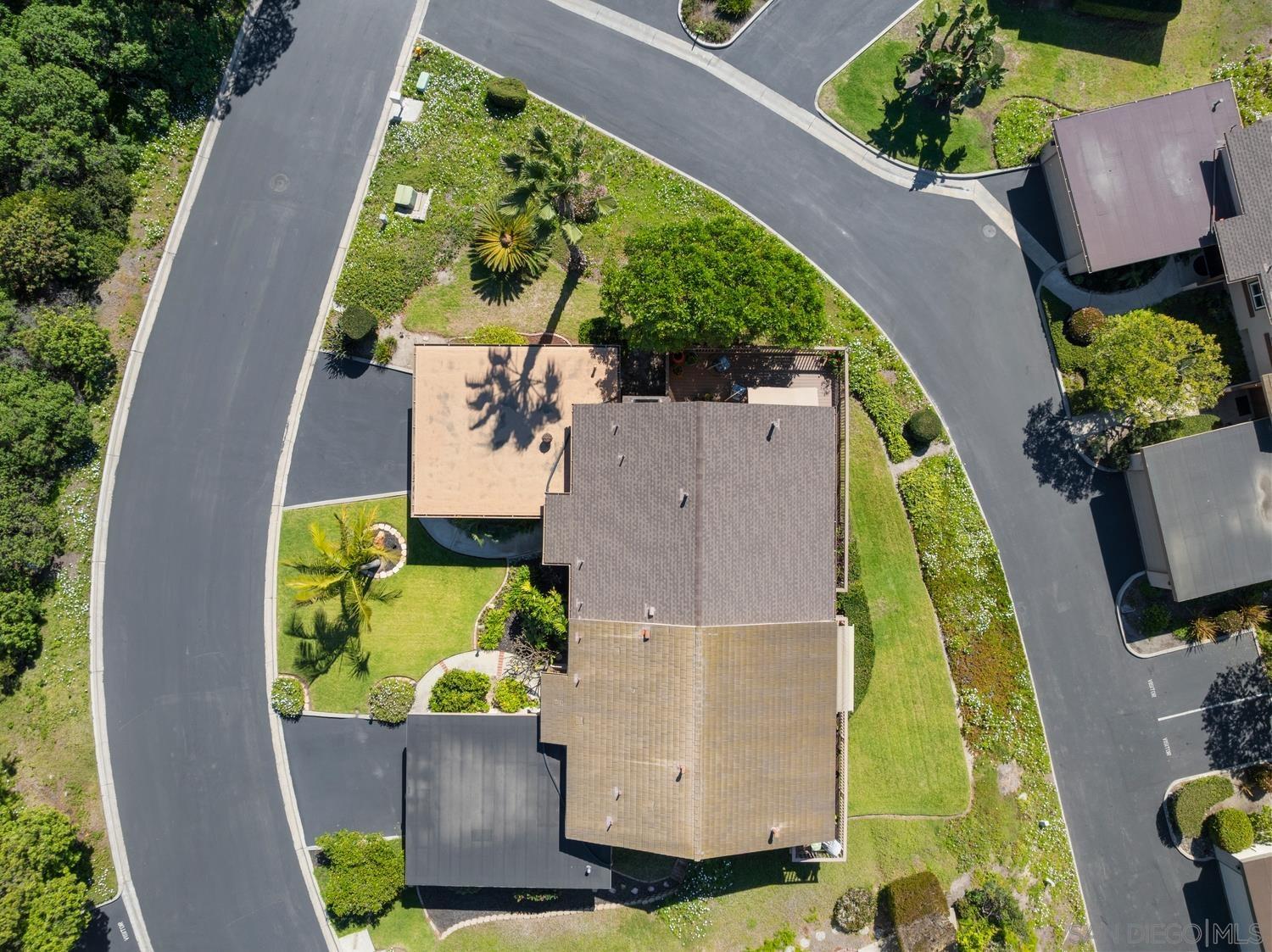 Detail Gallery Image 33 of 36 For 1989  Seawind Way, Oceanside,  CA 92054 - 3 Beds | 2/1 Baths