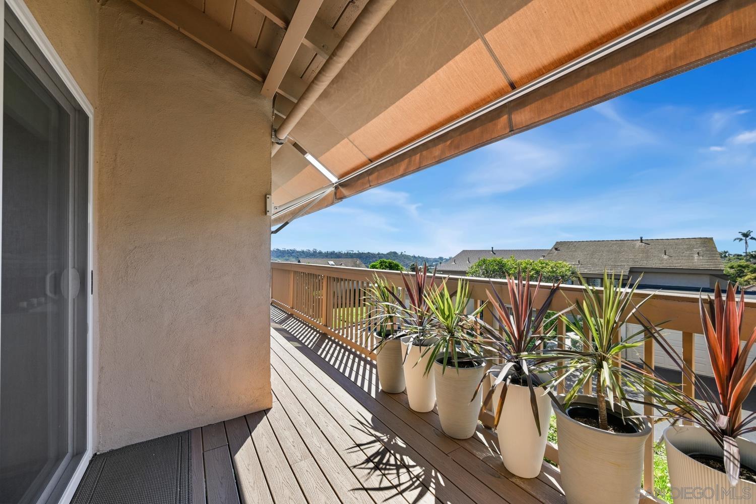 Detail Gallery Image 6 of 36 For 1989  Seawind Way, Oceanside,  CA 92054 - 3 Beds | 2/1 Baths