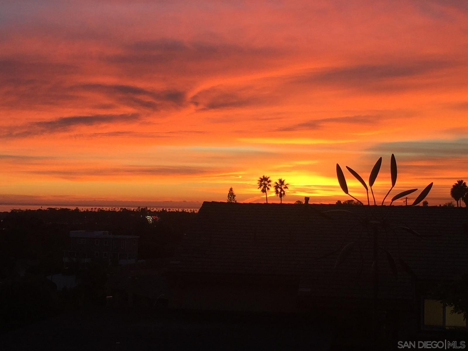 Detail Gallery Image 9 of 36 For 1989  Seawind Way, Oceanside,  CA 92054 - 3 Beds | 2/1 Baths