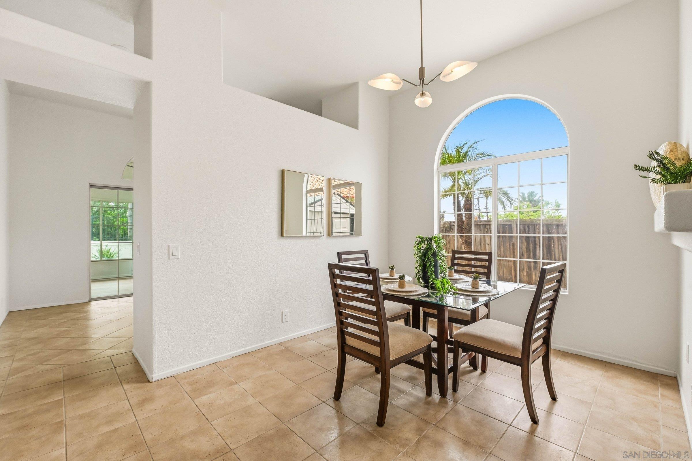 Detail Gallery Image 12 of 38 For 4290  via Clemente, Oceanside,  CA 92057 - 3 Beds | 2 Baths