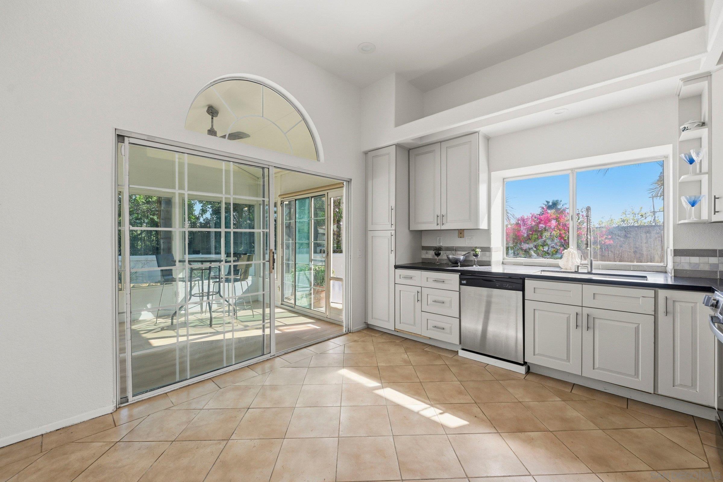 Detail Gallery Image 17 of 38 For 4290  via Clemente, Oceanside,  CA 92057 - 3 Beds | 2 Baths