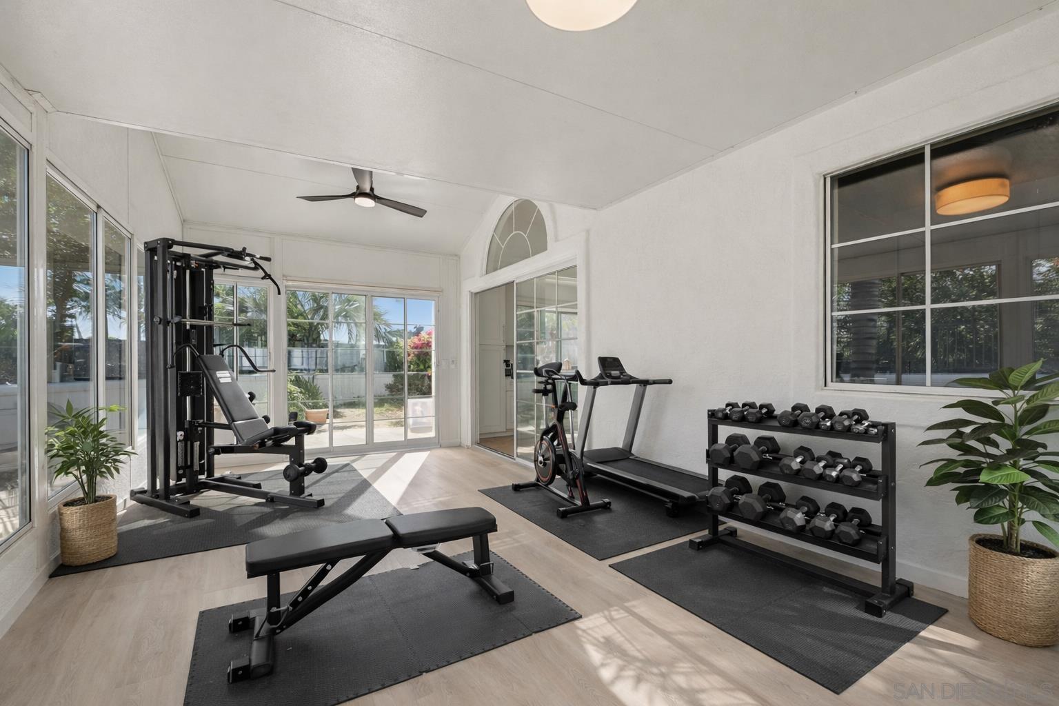 Detail Gallery Image 32 of 38 For 4290  via Clemente, Oceanside,  CA 92057 - 3 Beds | 2 Baths