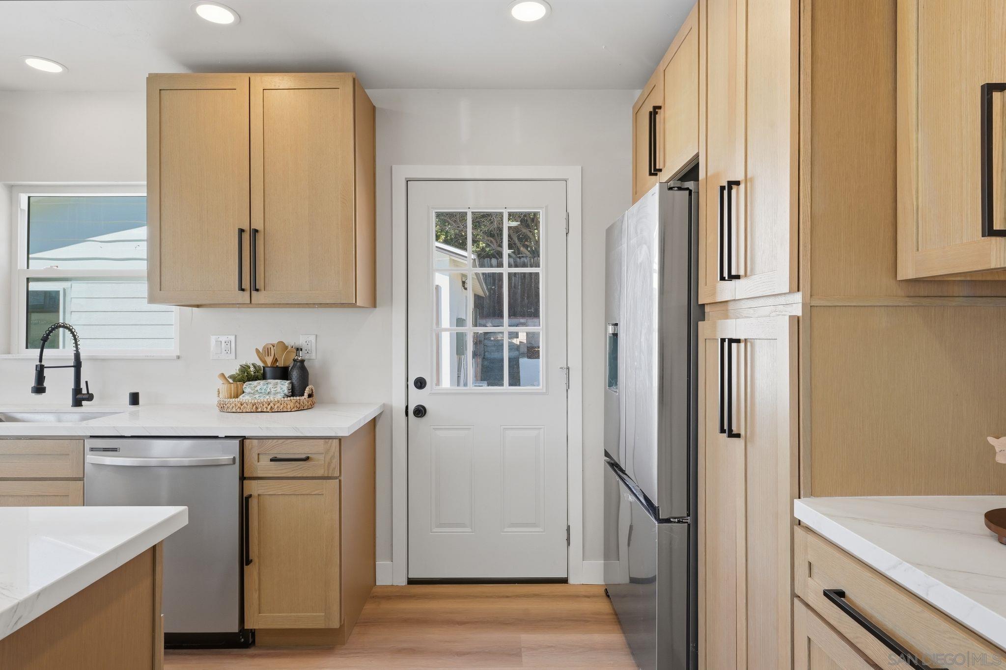 Detail Gallery Image 9 of 41 For 8758  Dallas St, La Mesa,  CA 91942 - 4 Beds | 3 Baths