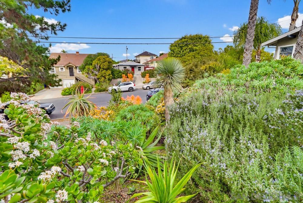 Detail Gallery Image 4 of 35 For 1081  Hayes Avenue, San Diego,  CA 92103 - 3 Beds | 1 Baths