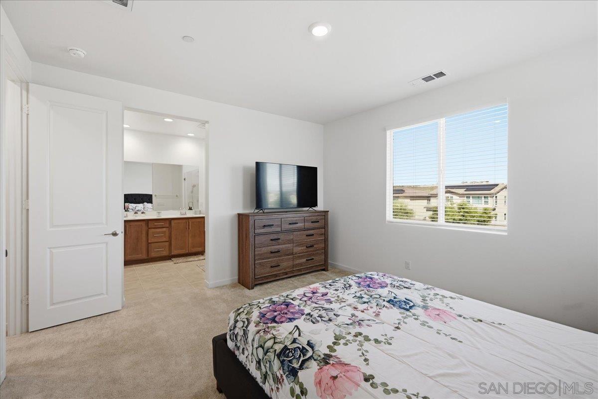 Detail Gallery Image 14 of 42 For 39319  Corvina, Temecula,  CA 92591 - 4 Beds | 2/1 Baths
