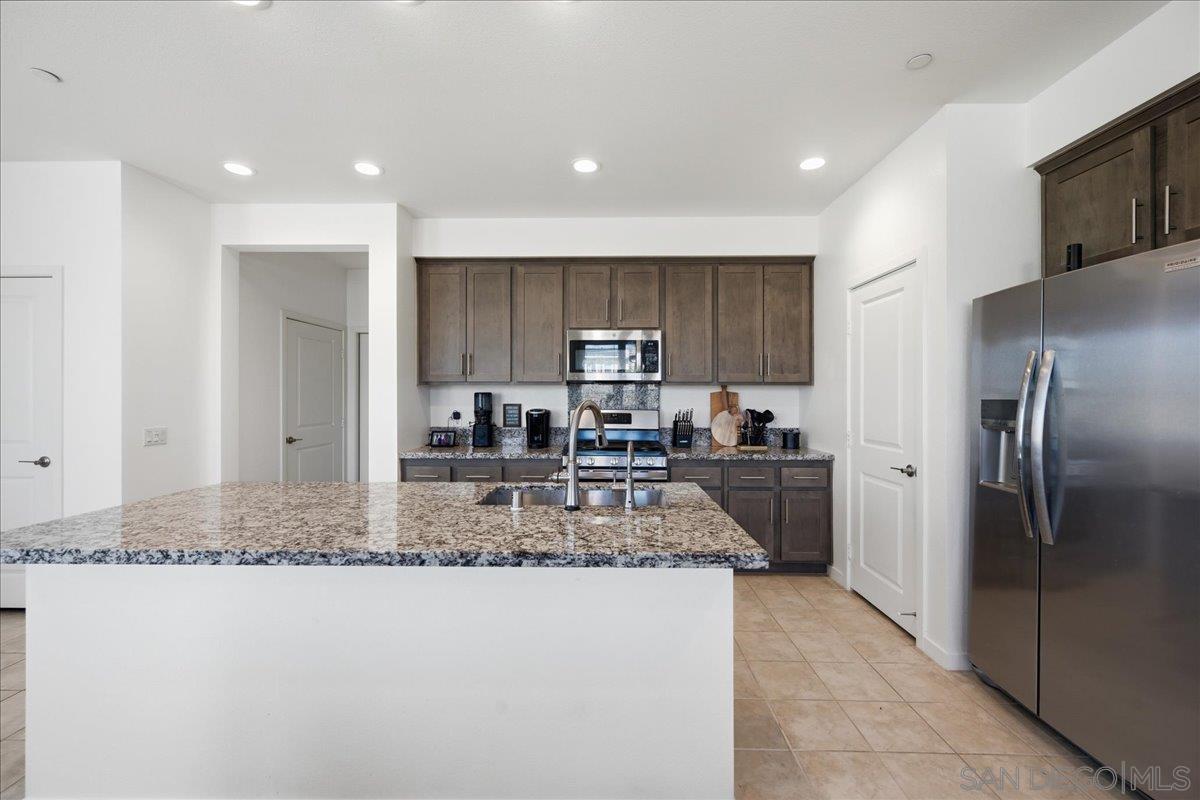 Detail Gallery Image 23 of 42 For 39319  Corvina, Temecula,  CA 92591 - 4 Beds | 2/1 Baths