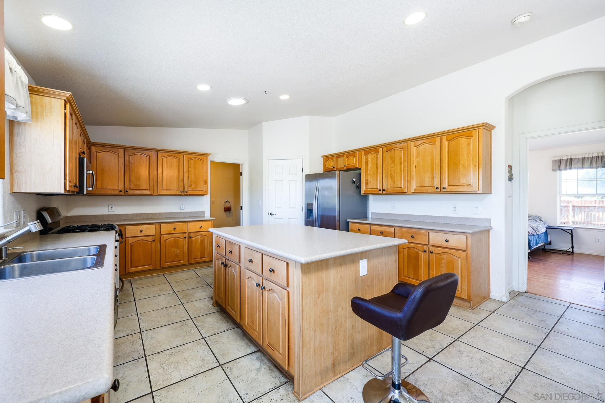Detail Gallery Image 15 of 42 For 273  Stallion Dr, Oceanside,  CA 92057 - 3 Beds | 2 Baths