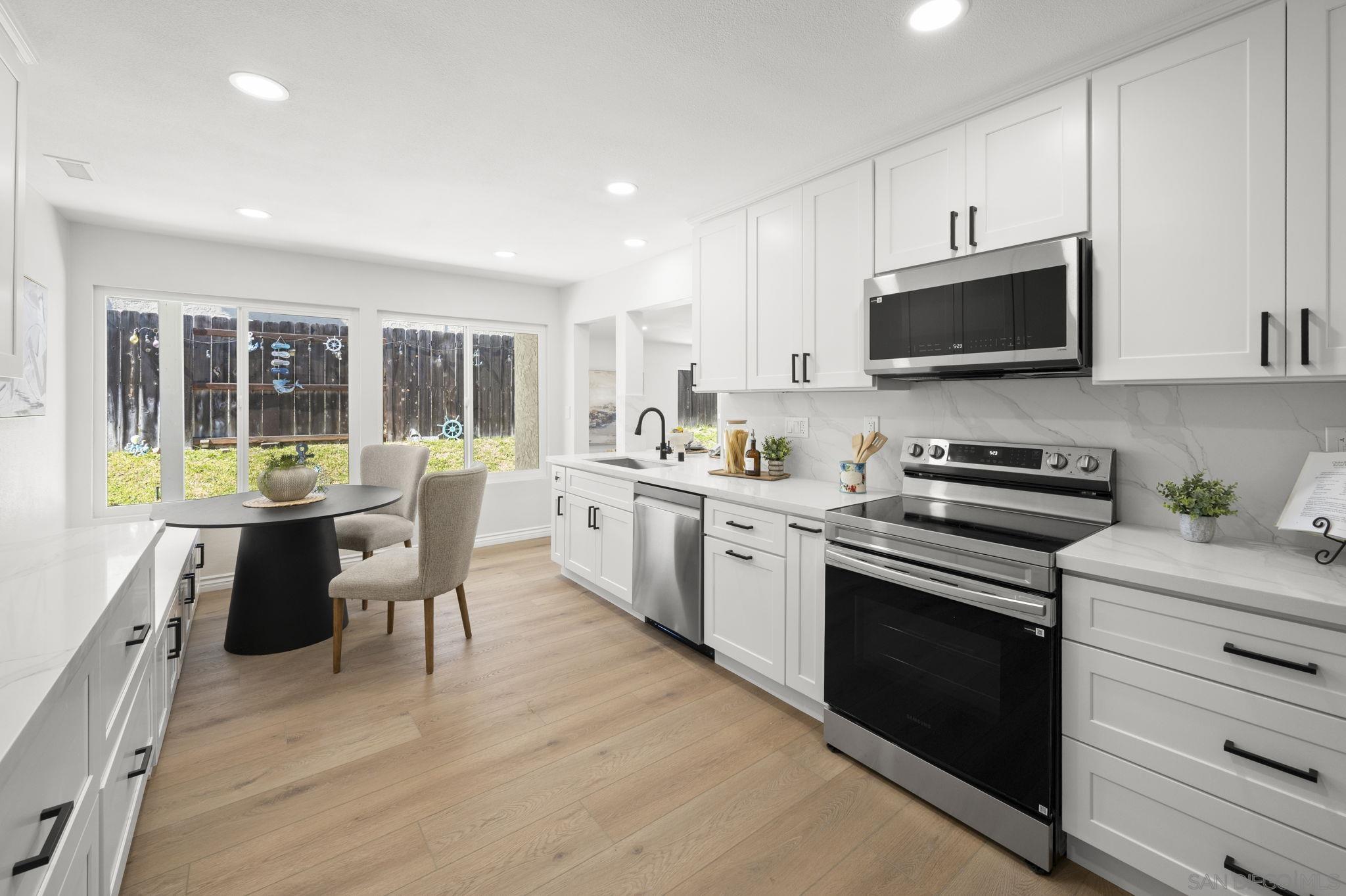 Front Image Thumbnail for SD260005812